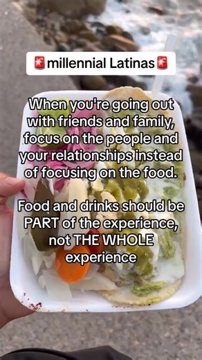 Let’s be real You can follow all the basic plans out there… but if they don’t get your culture, they’re never gonna stick. That’s the difference when you work with a Latina nutrition coach who’s helped over 1,000 women lose weight sin cortar su cultura. I don’t ask you to give up arroz, tamales, or cafecito con pan. I show you how to make your plate fat-loss efficient without losing sabor or traditions. Because this isn’t just about weight loss. It’s about showing up as the version of you that f