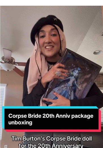 Unboxing Tim Burton’s Corpse Bride 20th Anniversary Doll