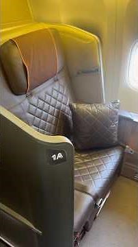 🇸🇬 Singapore Airlines First Class Boeing 777-300ER #travel