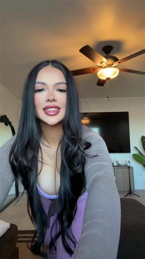 i feel like i sweat more during hot yoga when i do it in my sports bra, but maybe im sweating the same amount and my t shirt just isn’t soaking it up? #tiktokshop #tiktokmademebuyit #yogaflow