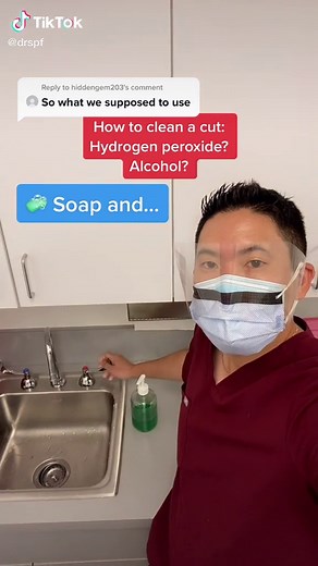 How to Clean a Cut: Hydrogen Peroxide or Alcohol?