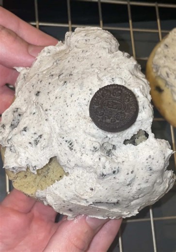 Cookies n Cream 🤩 #cookies #oreo #dessert #cookie #yum | cookies