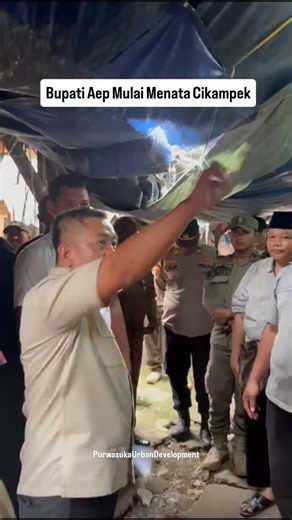 Bupati Aep Mulai Menata Cikampek. PKL di sekitar Flyover Cikampek akan di relokasi. Semua gratis! Pedagang hanya tinggal pindah Tahun 2026 Rencana Pembangunan Pasar Anyar Cikampek, Underpass Cikampek, KRL Cikampek, dan Penataan Kawasan Perkotaan Cikampek. . . . . _________________________ Jangan lupa follow @Purwasukaurban.development untuk mengetahui perkembangan terkini pembangunan di eks Keresidenan Karawang 😉 _________________________ Mau foto/video-mu direpost? •Post foto/video apa saja me