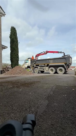 Type 1 grabbed out and bulk bags delivered to a project for an existing customer. AS REQUESTED THANKYOU TO @Diamond driveways 💎 for the video, I REPEAT THIS WAS GIVEN BY DIAMOND DRIVEWAYS. So thanks DIAMOND DRIVEWAYS. 💎💎💎💎💎💎