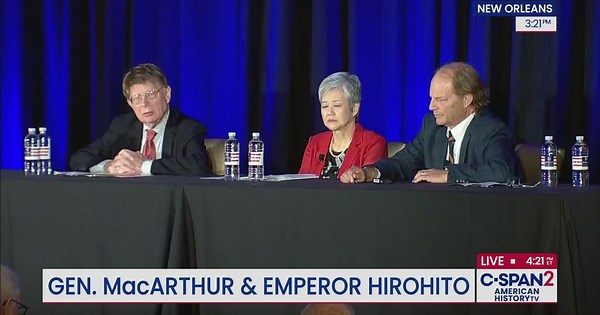 Gen. MacArthur and Emperor Hirohito's Relationship