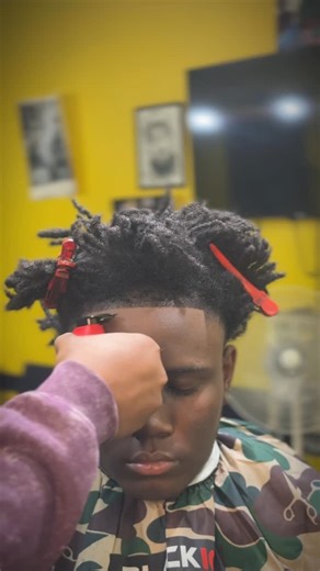 Dreskii on Instagram: "Fades so clean they come with warnings 💈⚠️ !! #krazyfadez #barber"