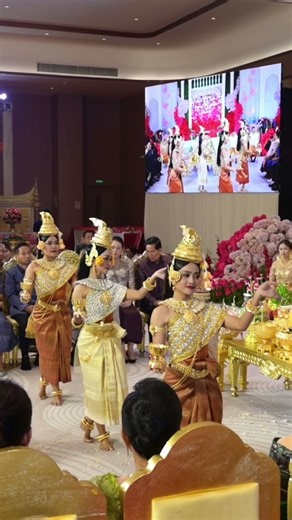 Khmer Bride Looks Like a Princess in Tradition 👑🌸 #KhmerTraditionalDress #KhmerBride