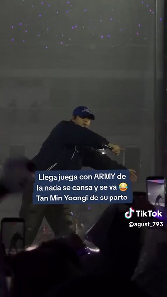 Yoongi Pide a ARMY que se Pongan de Pie en Concierto