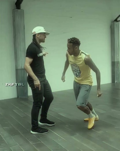Freestyle impresses Neymar 😯