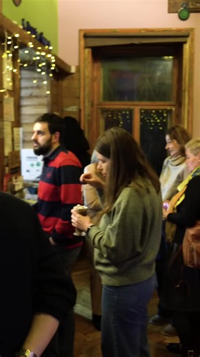 🍽️💼 Așa arată un networking dinner reușit. Cine corporate, aniversări și evenimente private într-un spațiu gândit pentru confort și conversație. Mâncare atent pregătită, băutură aleasă, sunet profesionist, microfon, proiector, ecran. Tu aduci oamenii. Noi avem grijă de restul. 📍 Insomnia Café & Bistro Str. Universității nr. 2, la etaj 📞 0741 245 315 📩 insomniacluj@gmail.com #InsomniaVibes #bestspace #party