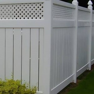 [Hot Item] Elegant Lattice Vinyl Semi-Privacy Fence for Gardens and Yards