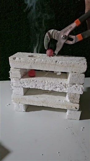 "Red Ball vs 1000°C Experiment"