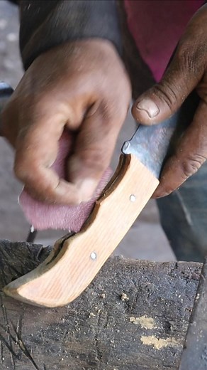 Blacksmith clears the handle small hunting knife #lifeskillsdn #reelsvideo #huntingknife | LifeSkills DN
