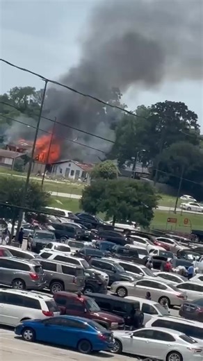 414K views · 1.9K reactions | 700 Block of Fair Street near Little York and 45 Freeway. A Hood News Peep sent this in. HFD is on the scene. Prayers going up for all involved. | Grizzy's Hood News | Facebook