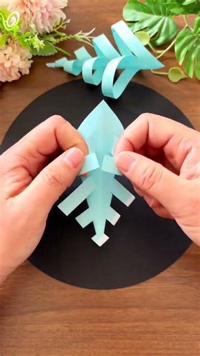 Simple three-dimensional snowflake tutorial, try it with your children, DIY DIY, parent-child cr