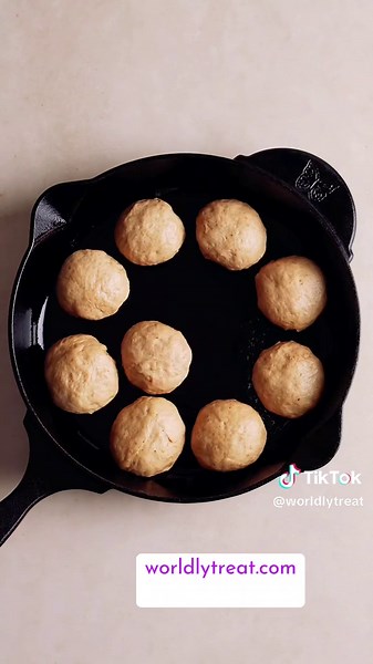 Yeast bread rolls, but add bananas and browned buyter for the most pillowy texture! Ingredients —————- 🍞 bread flour 🍞 dry yeast 🍞cinnamon & cloves 🍞honey 🍞butter 🍞milk 🍞orange zest 🍞banana 🍞egg Follow the instructions to make yours: https://worldlytreat.com/banana-yeast-bread-rolls #breadrolls #bananabread #yeastbread #homebaking #globaleats #creatorsearchinsight #creatorsearchinsights #fypシ゚viral #foryourpage