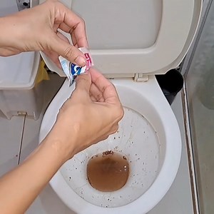 38K views · 314 reactions | 2 Amazing Effervescent Tablet Hacks for Cleaning | My Tips Book | Facebook