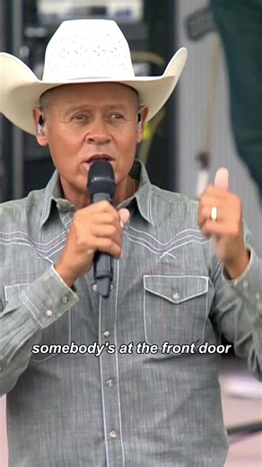 They don't make country music like this anymore!!!! Here's They're Playing Our Song,,, what's your favorite country song? 🤠
