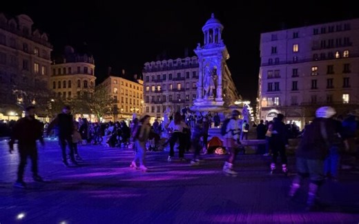 Rollers, DJ : Soirée disco sur la place des jacobins - Lyon Capitale