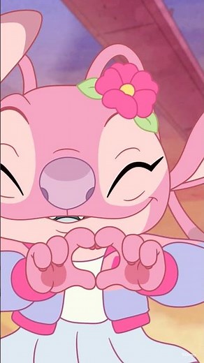 Stitch & Angel | Angel's Glitter Glide Feestje 🪩 | Disney Channel België-Nederland