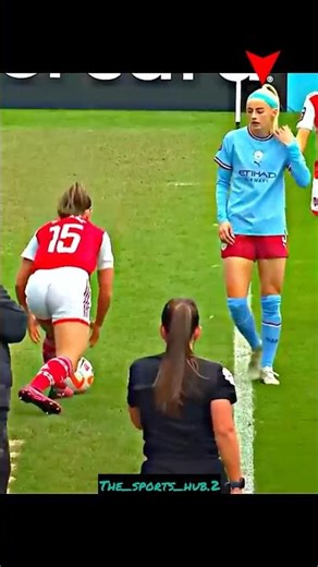 Girls Football Be Like… 😂⚽(Drama Level 100)#girlsfootball #funnyfootball #footballgirls #soccerfun