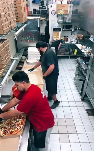 🤦‍♂️ #fyp #pizza #fail #blooper