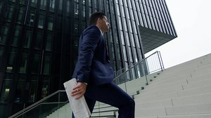 2.3M views · 1.7K reactions | "El dinero es difícil de conseguir"....