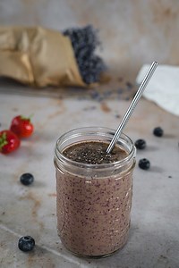 Strawberry Blueberry Spinach Smoothie - w/ Banana, Yogurt, and Milk