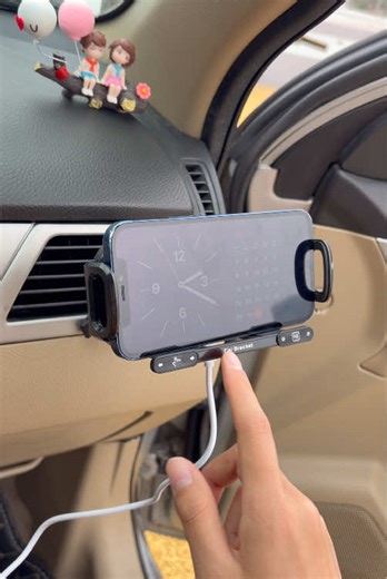 Smart Car Phone Mount: Easy Installation & Charging