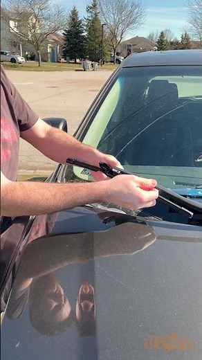 How to Replace Windshield Wipers on a Car