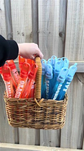 DIY Bluey Bubble Wand Party Favours | Affordable and Cute