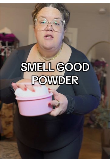 This powder seriously works to absorb moisture and sweat! #creatorpicksambassador #ttscategoryambassador #tiktokshopcreatorpicks #comfortpowder @Happy Curves