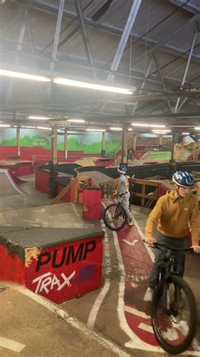 Lil at Ray’s - Red Room 2 - Dec ‘25