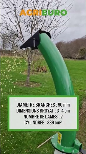 Vidéo AgriEuro - Broyage de branches avec le Broyeur thermique professionnel GreenBay GB-WDC 120 H
