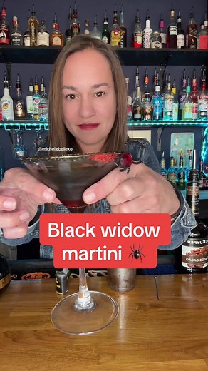 If you want a Halloween drink that tastes good try a Black Widow martini! #halloweendrink #bartender #spookydrinks