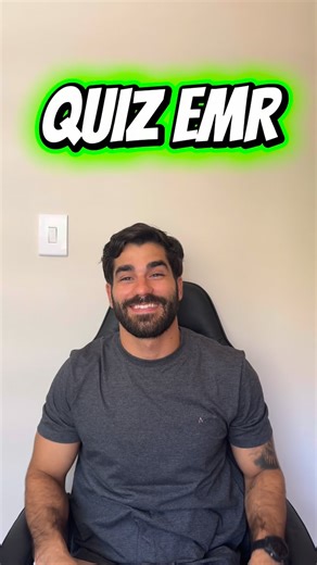 João Gabriel Bastos on Instagram: "Mais um quiz EMR, com um pouco de dermatologia, sempre usando o material didático da plataforma como referência 🚀 Natal EMR 🎄🎅 com condições especiais e imperdíveis para você que garantir seu extensivo para 2026 até o dia 25/12 (hoje!) 🤩. Com direito a caixa do futuro residente do @eumedicoresidente e ainda a chance de concorrer a MacBook, IPad e mais. Não tem como perder essa. Vem ser EMR 💚 #eumedicoresidente #residenciamedica #eusouemr #publi"