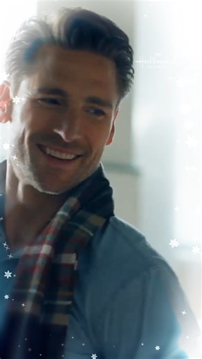 You know him, you love him; it's Andrew Walker! 😍 She's Making a List premieres tonight at 8/7c, next day on Hallmark Plus! | Hallmark Channel