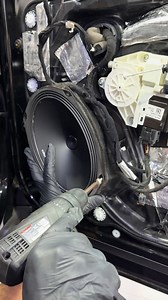 🔊 Un Renegade necesita un sonido a la altura Hoy le hemos dado vida a este Jeep Renegade cambiando sus altavoces por unos de alta calidad. Ahora cada canción suena con más detalle, fuerza y nitidez, como si estuvieras en un concierto. 📲 Escribe ALTAVOZ a nuestro WhatsApp y te damos presupuesto para tu coche. 📲 WhatsApp: 615 78 48 57 ☎️ Teléfono: 917 105 070 📧 Correo: info@madridaudio.com #altavoz #jeeprenegade #fyp #españa #verano | madrid audio