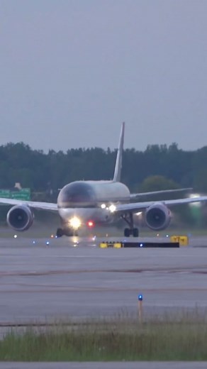 #fyp rj landing ❤️❤️❤️ #avaition #royaljordanian #787 #dreamliner #dreamliner787