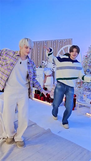 TOMORROW X TOGETHER OFFICIAL on Instagram: "🧈𖧵🎅=🎄 #투모로우바이투게더 #TOMORROW_X_TOGETHER #TXT"