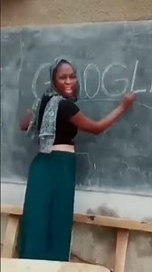"Gooloogloo!" 🤣 Teacher Tries to Spell Google