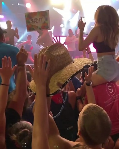 Sent it 🎂💨 #edm #edmtok #concert #liveshow