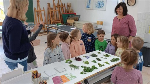 Kaltenlengsfelder Kinder: Umpfenzwerge lernen Drucken mit Pflanzen - inSüdthüringen