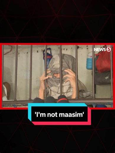 ‘I’M NOT MAASIM’ Sugatan at nawalan ng malay ang isang miyembro ng LGBTQ community matapos umanong hampasin ng bato ng suspek sa labas ng isang bar sa Tanay, Rizal. Ayon sa pulisya, nag-ugat ang gulo nang tawagin umanong “maasim” ng biktima ang suspek habang nag-iinuman. Naawat na umano ang dalawa sa loob ng bar, pero nagpatuloy ang alitan sa labas kung saan dalawang beses umanong hinampas ng bato sa ulo ang biktima. Ayon naman sa suspek, humingi na siya ng sorry sa biktima at may natutunan siya