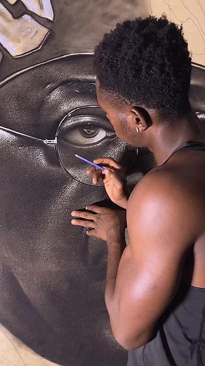 154K views · 5.7K reactions | I present to you my artwork, drawn with charcoal pencils on paper. The most rewarding part of creating is the process itself the excitement that builds with every stroke, leading to a final piece that holds the memories of its creation. Let me know your thoughts in the comments! ⬇️ #MayorArtz #Artwork #Drawing #PencilArt #Viral #ViralArt #VisualArt | Mayor arts | Facebook