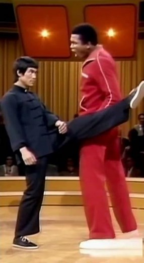 Bruce Lee Side Kick Freeze Pose 🥋 | Built Different