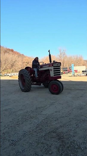FARMALL 340 TRACTOR