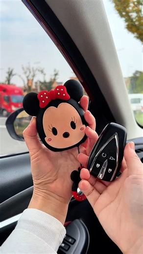 🐭 Exquisite Minnie Mouse key cover, protecting each of your keys. Suitable for many car models! #CarAccessories #CartoonKeyCover #CarKeyCover | Automotive Supplies Mall
