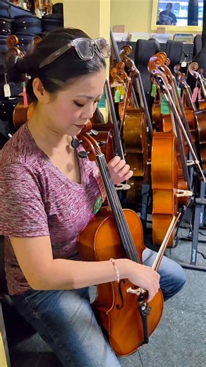 Dvořák Cello Concerto… on a 1/16 baby cello 😳🎻 This should not work but let’s see how it actually sounds. Sometimes it’s not the size of the instrument… it’s how you use it 😉 Would you try? 👀 #cello #cellomusic #classicalmusic #dvorak #cellist | Wendy Law