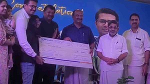 KSFE ഡയമണ്ട് ചിട്ടി; സമ്മാനാര്‍ഹര്‍ക്ക് ചെക്കുകള്‍ വിതരണം ചെയ്ത് ധനമന്ത്രി